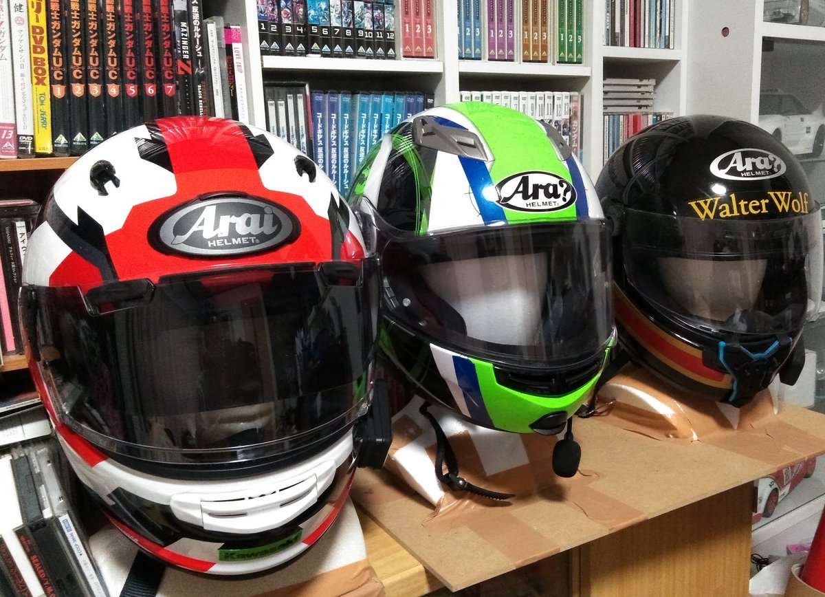 xjrxMHTamYN2ldR's tweet photo. @Kiriekoubou #Arai 率50%
乗るバイクにより使い分けしてる。
シュワンツは #RGV250Γ
#アストロGX は #GPX750R
緑は #ZX4
#WalterWolf はハイV100 https://t.co/ot5Ekki62q