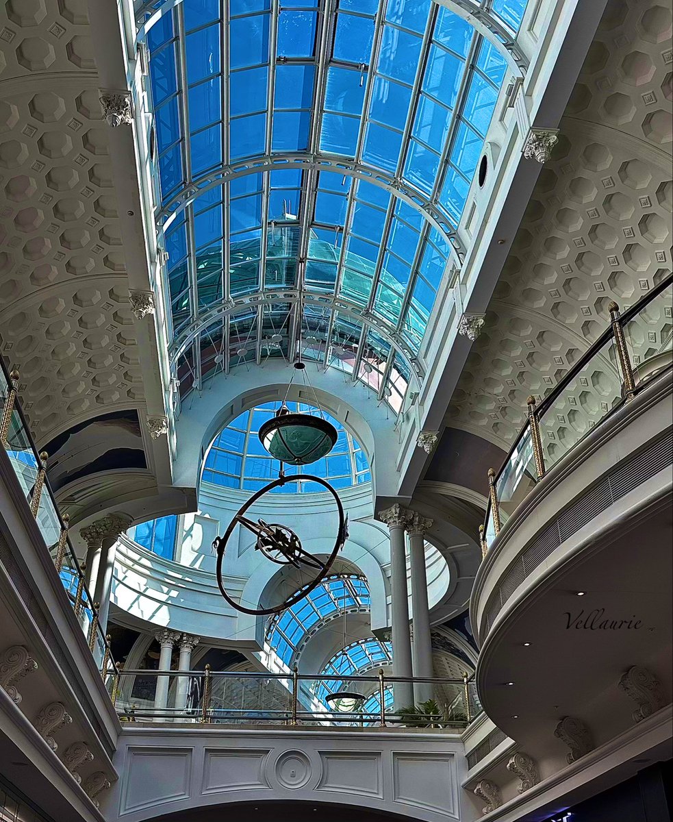 VijayEllaurie's tweet photo. #SundayCeiling #ceilings #Architecture #skylight #Atrium #modernarchitecture https://t.co/X6ybQSa7t8