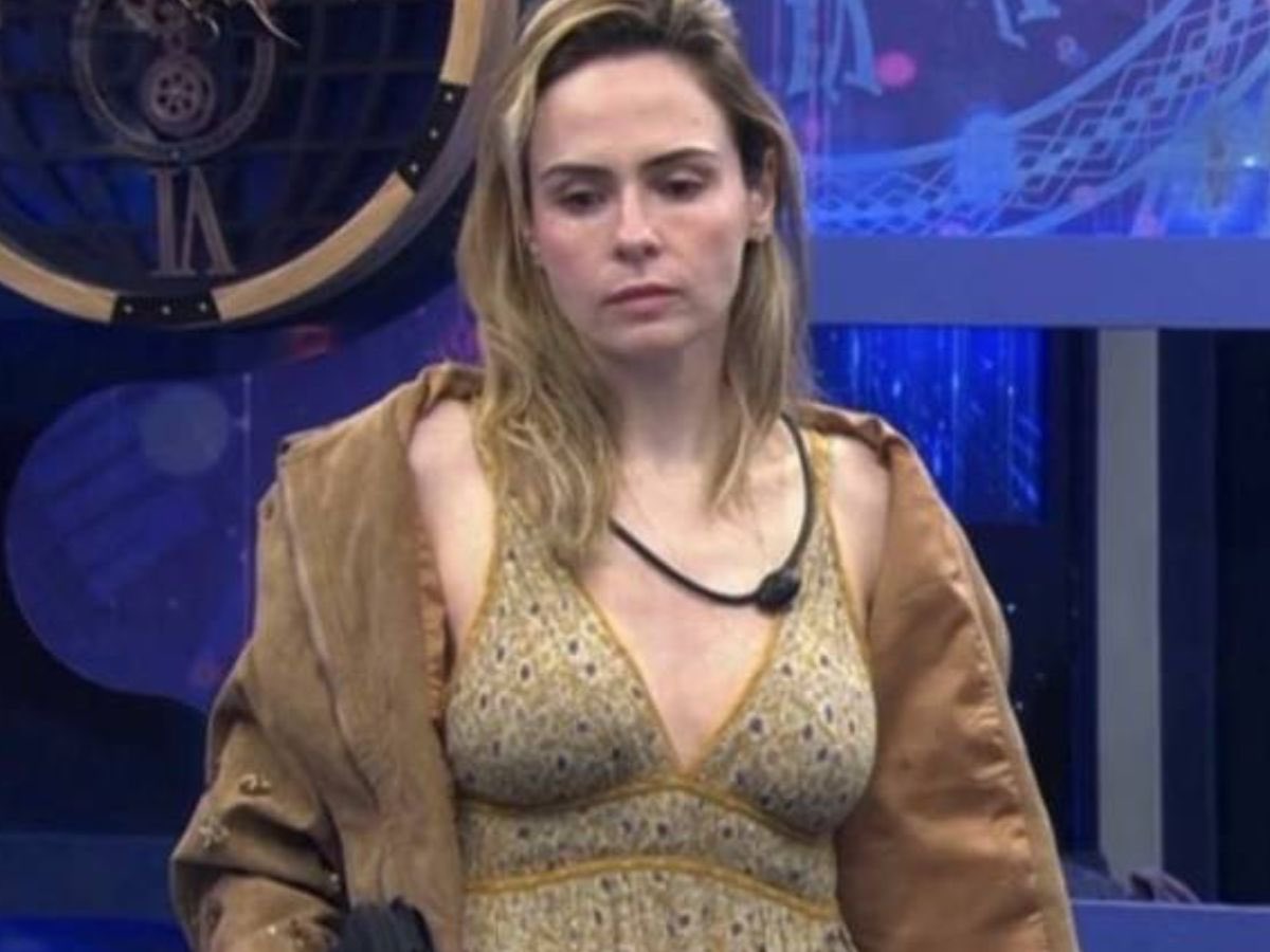 FerriCassio's tweet photo. 🚨 URGENTE: Ana Paula Renault debocha da morte do ídolo do futebol brasileiro.

Após o participante Jonas repetir a famosa frase “Vocês vão ter que me engolir”, eternizada por Mário Zagallo, a participante causou revolta ao responder: “O último que falou isso morreu”. https://t.co/cpkuYrnmtv