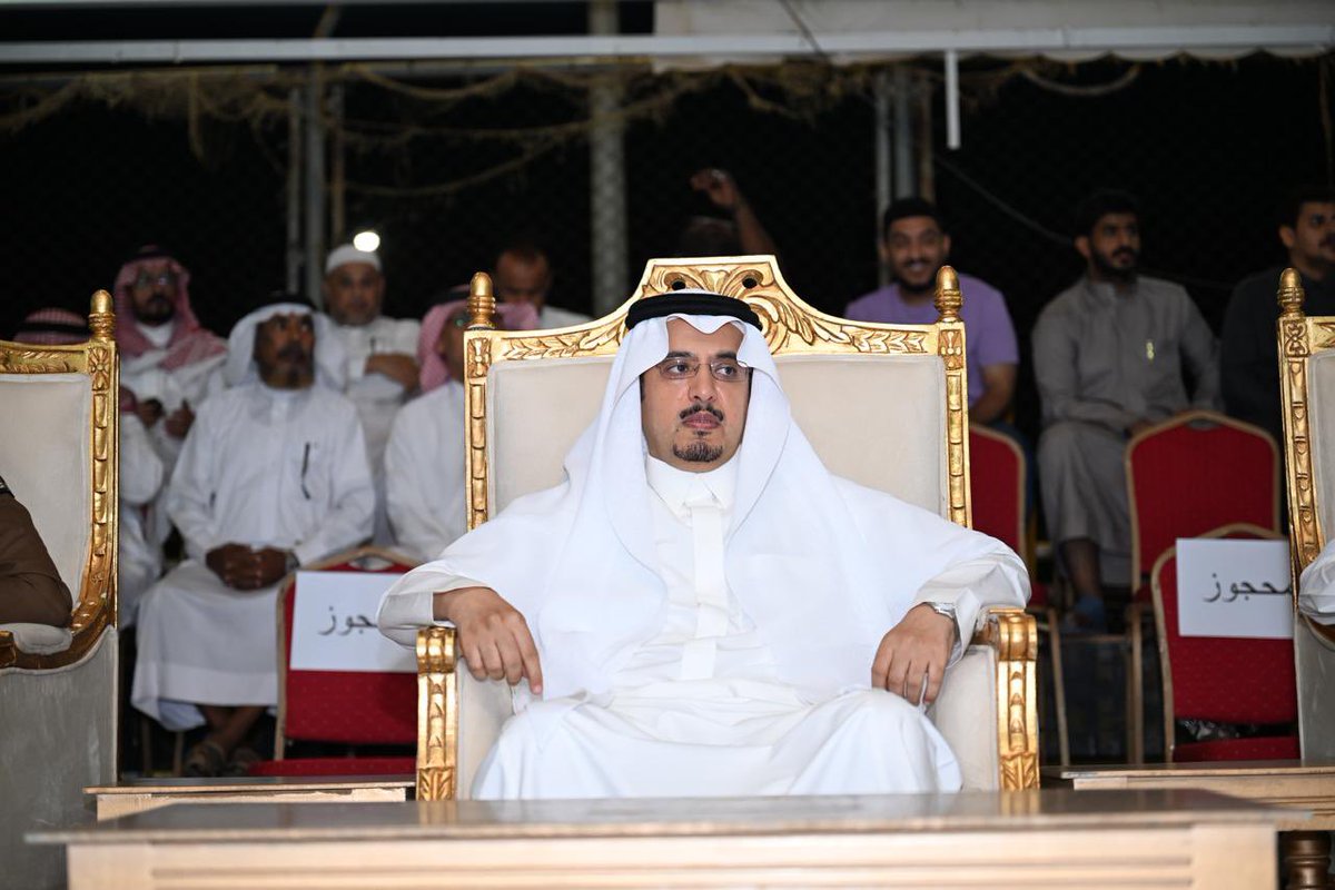 alwatanclub36's tweet photo. يتقدم نادي الوطن بخالص التهاني
لسعادة محافظ ضمد
الأستاذ عبدالرحمن بن زيد الهزاني
بمناسبة صعود الفريق الأول إلى ��وري الدرجة الثالثة.

إنجاز نفخر بأن يتحقق باسم المحافظة وأبنائها.

#نادي_الوطن https://t.co/wN7Sb0RAyH