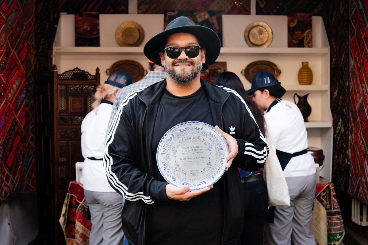 SaborEsPolanco's tweet photo. El talento culinario también se reconoce en el festival con un homenaje especial al chef de Tandoor, cuya propuesta llena de tradición y especias ha conquistado paladares. 👨‍🍳🏆
Te invitamos a celebrar el arte de la cocina en este extraordinario encuentro gastronómico. https://t.co/GVxpKg5fAM