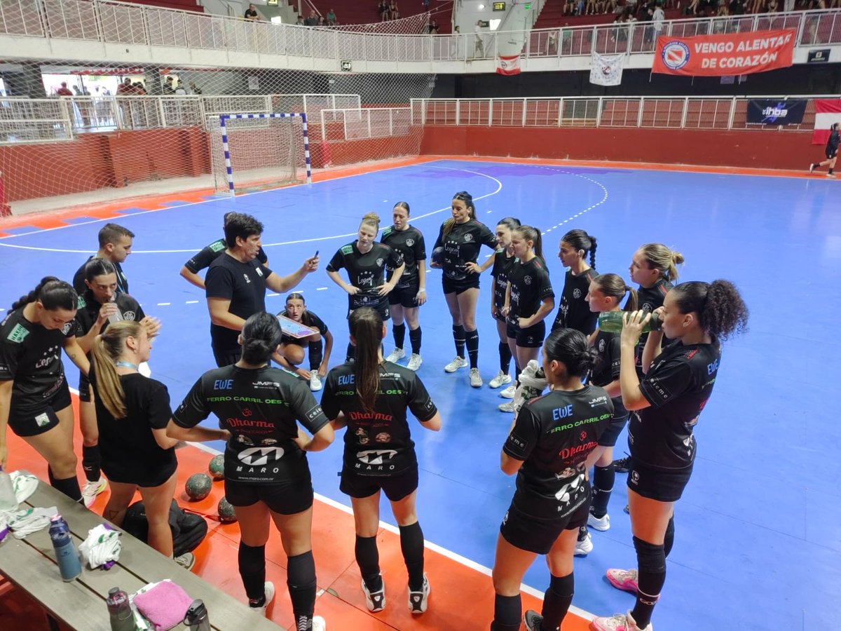 ferrocarriloest's tweet image. #HandballFemenino 🤾🏻‍♀️ Por la Final del #Súper8 de @femebal #Ferro perdió en Argentinos Juniors 31-24 con #SEDALO
Subcampeonato 🥈 para las Superpoderosas que ahora se preparan para el Metro Apertura donde visitarán a #ArgentinosJuniors el Sáb. 21/3 a las 18.30
#VamosLasPibas! 💚🚂