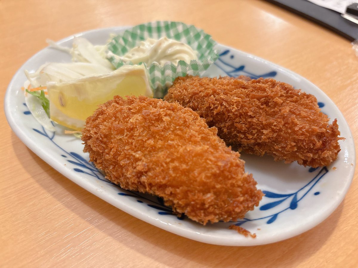 t o m o m i🥨*。 tweet media