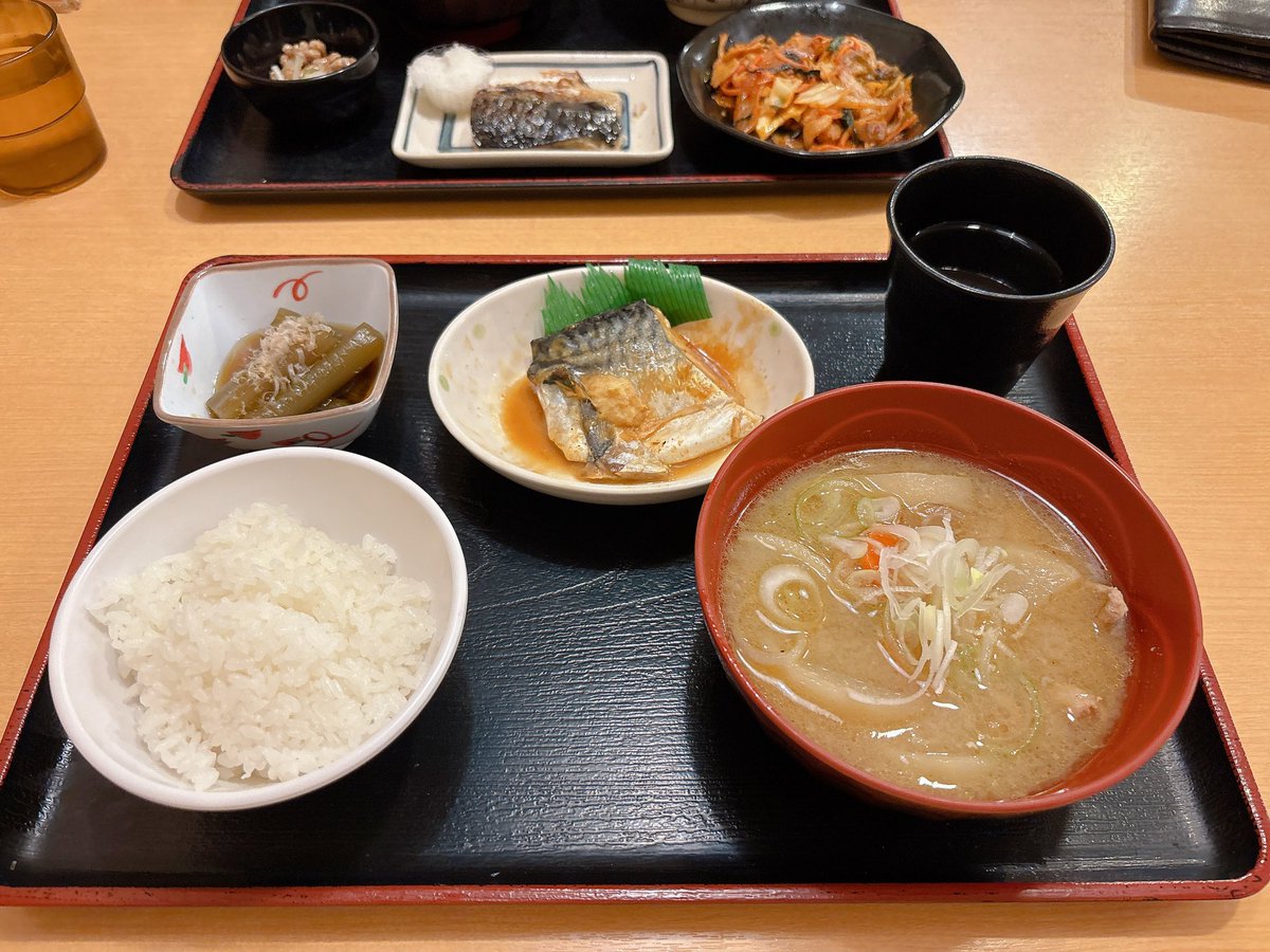 t o m o m i🥨*。 tweet media