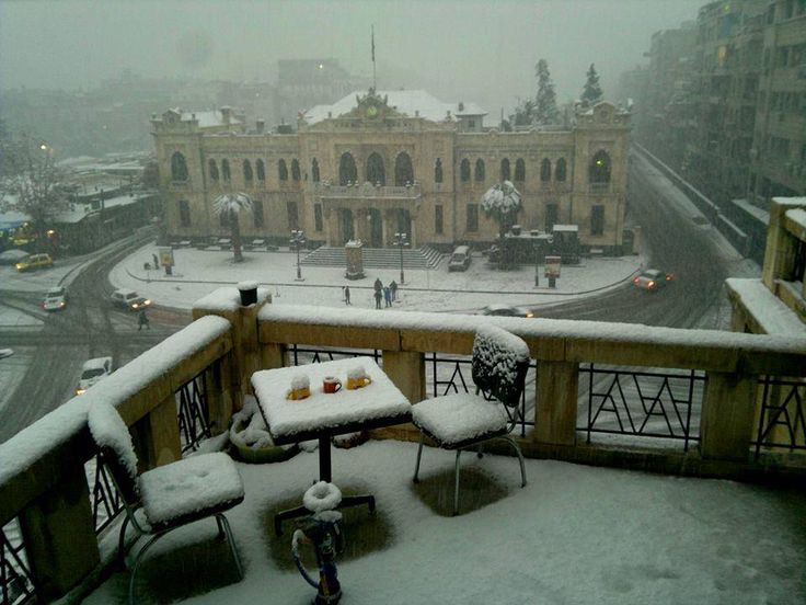 menavisualss's tweet image. ☃️🇸🇾 A winter scene from Al-Hicaz Railway Station in Damascus, Syria, 2010.