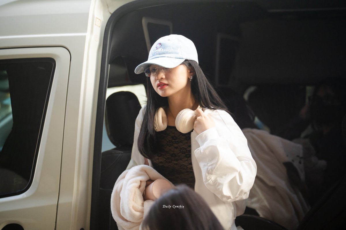 Daily Cynthia tweet media