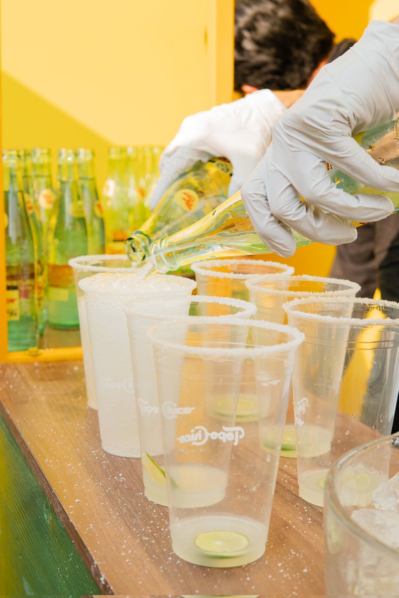 SaborEsPolanco's tweet photo. En medio del gran ambiente del festival, siempre es buen momento para refrescarse con Topo Chico, el acompañante perfecto para disfrutar cada experiencia gastronómica. 💧✨
Te invitamos a seguir viviendo cada momento de esta gran celebración del sabor.
#SaborEsPolanco #Festival https://t.co/iuASP84NoO