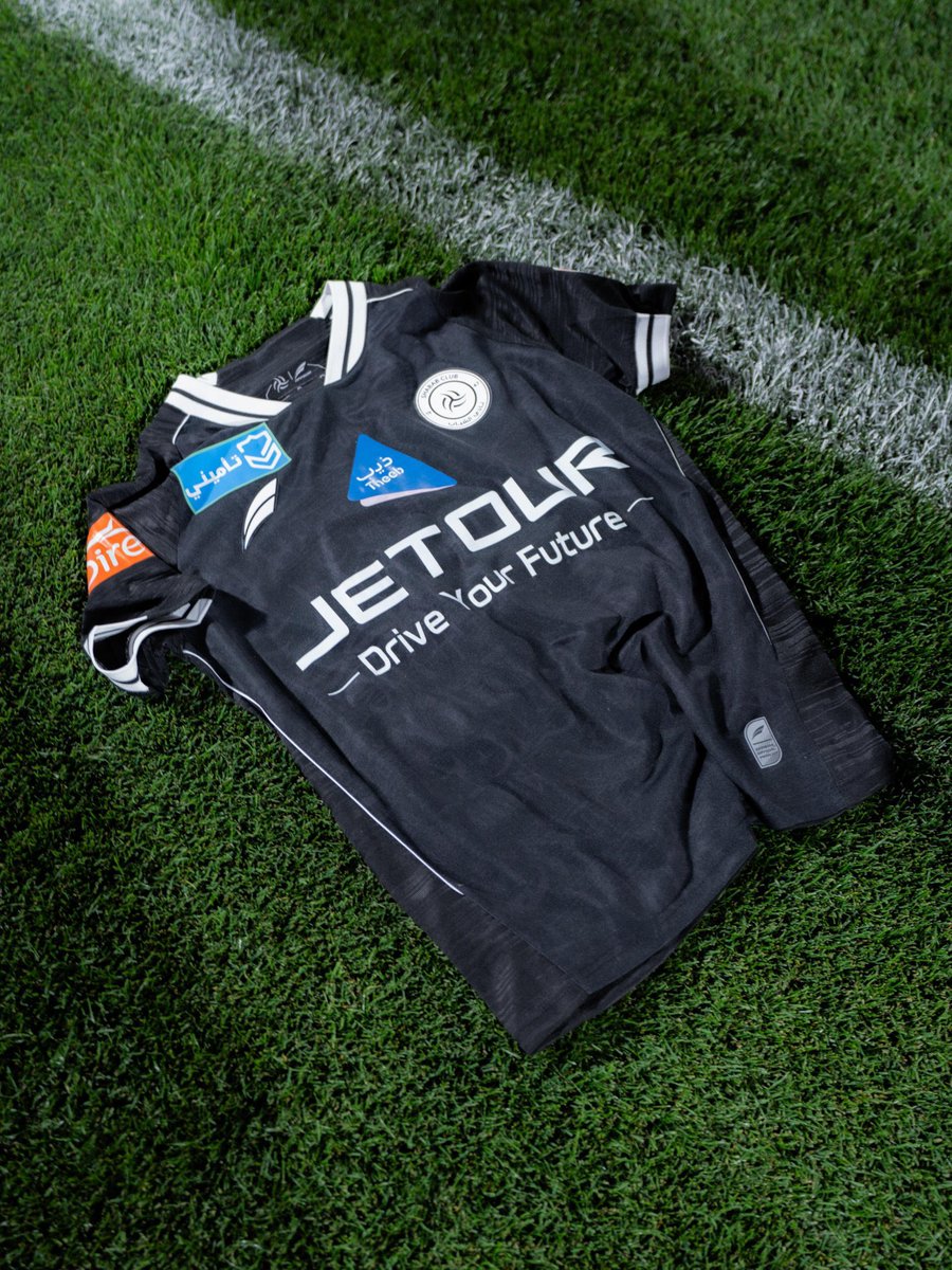 ⚫️👕 || سحب على تيشيرت #الشباب الأسود أو الأبيض أو قيمته :

الشروط

• رتويت للتغريدة 
• تابع حسابنا 
• لايك للتغريدة 

( السحب سيكون من الرتويت، سيكون وقت السحب بعد ٣ أيام موفقين 🖤🖤 )