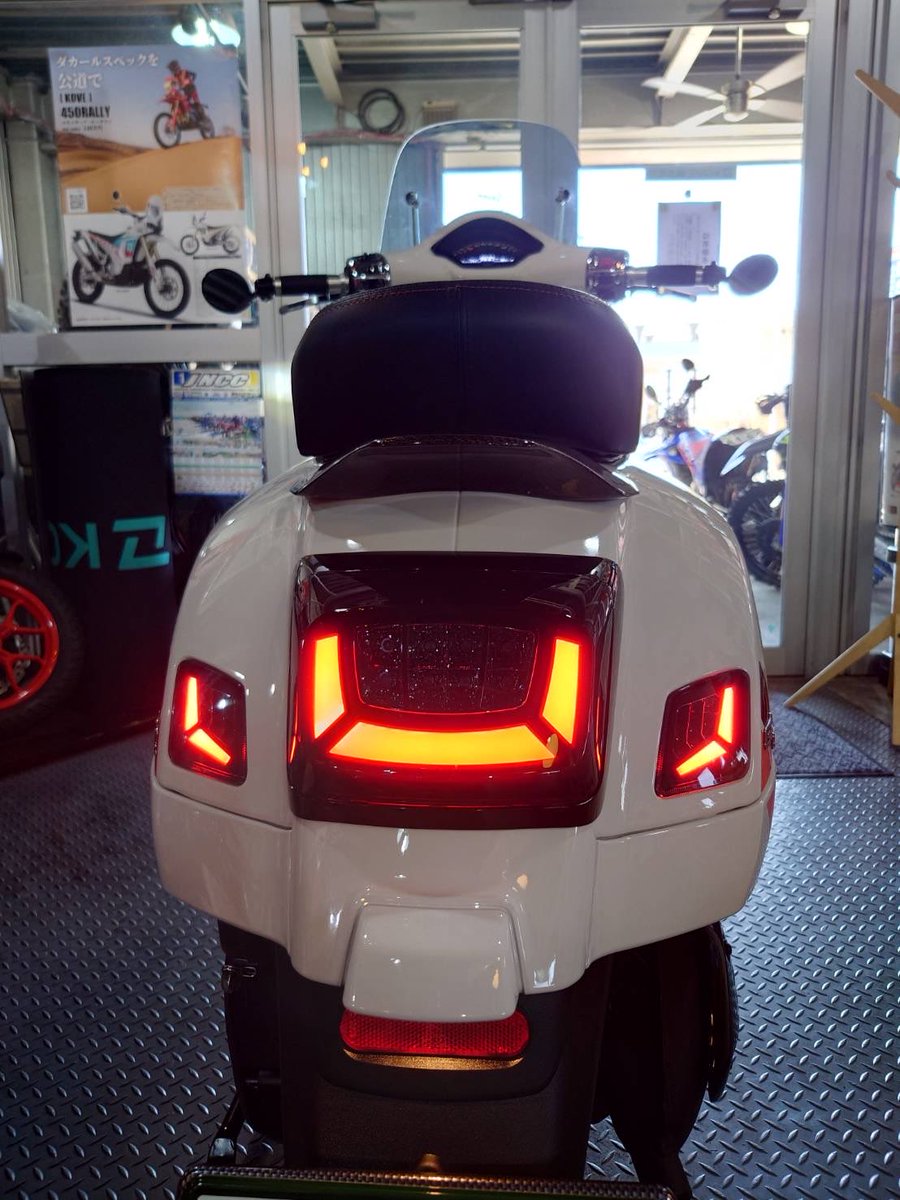 STARSTRADING tweet media