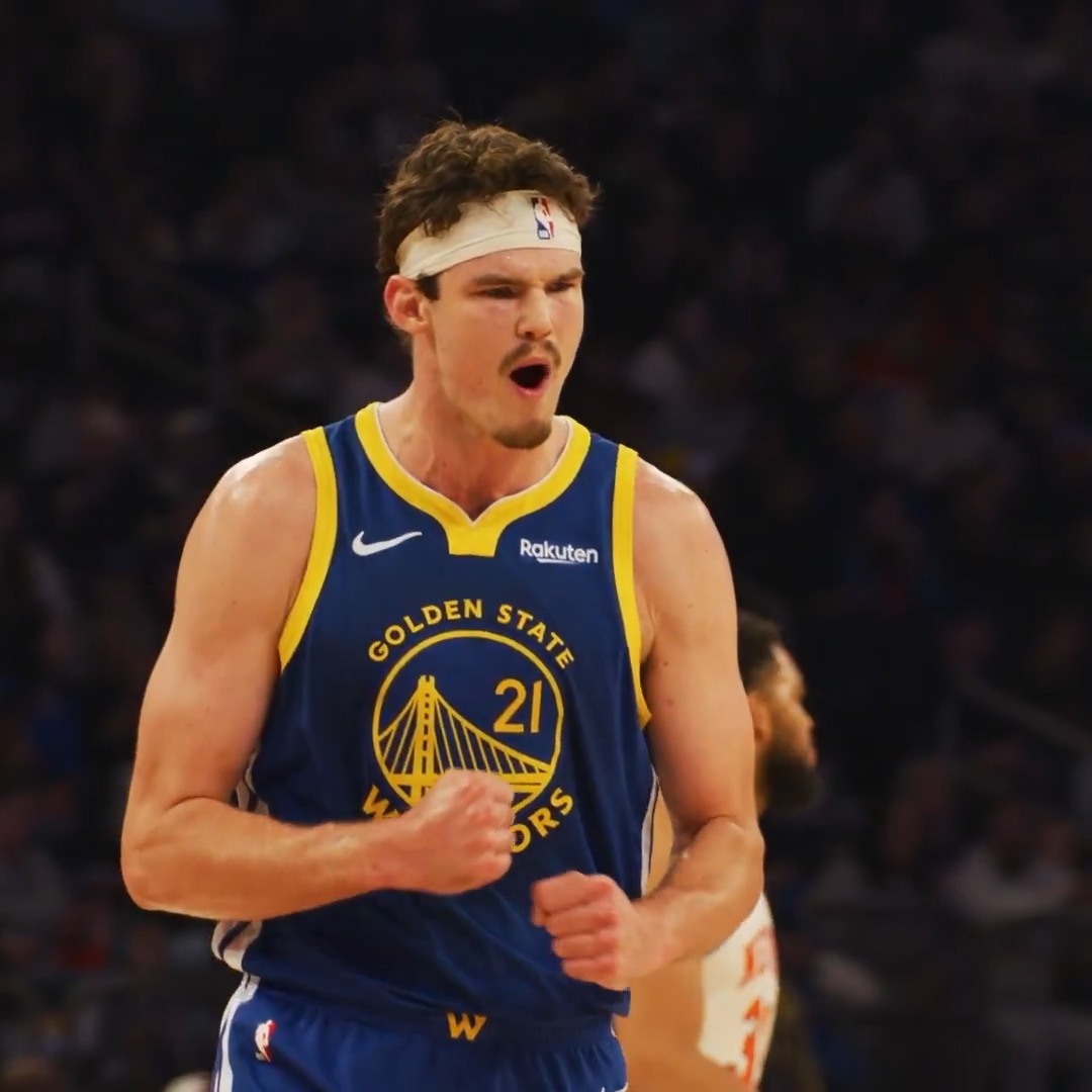 The no-look setup… splash finish 👀