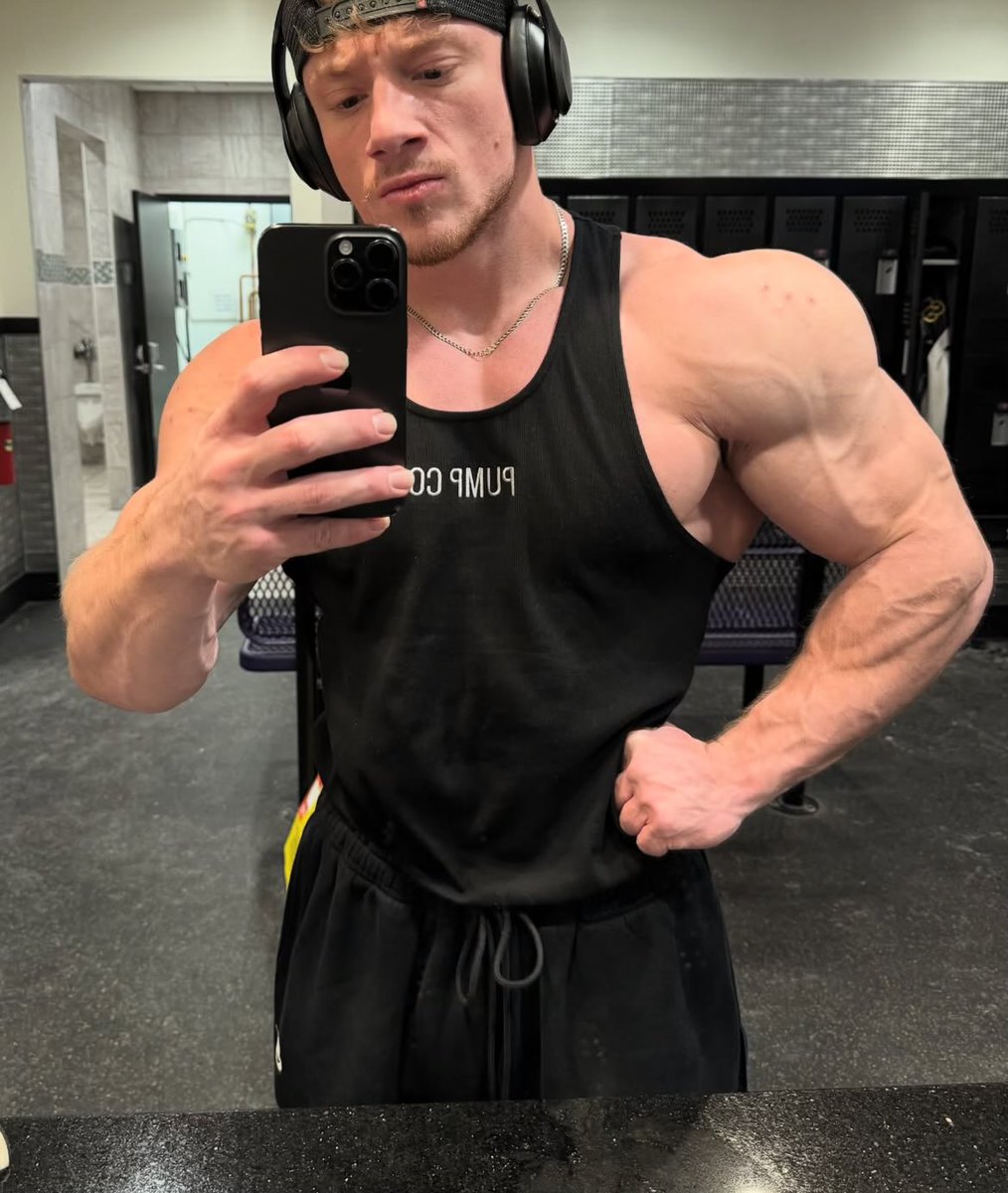 coachjack77's tweet photo. Whether you want to look saucy in a stringer or conceal the gains in an over size pump cover pump_company_gym has you covered!

https://t.co/p7XP6dZmB5

Code  Collin to save at checkout 

#shoulders #bouldershoulders #pumpcover #stringer #gymapperal #explore #bodybuilding https://t.co/nZuLuQLhwP
