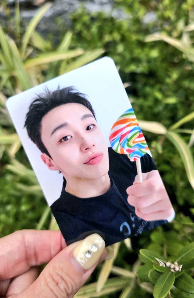 [D+302/+1] Hold up💕 #문종업
교육 잘 받고 있겠지? 나도 출근해서 일시작!
우리 이틀동안의 행복한 기억 안고, 
너도, 나도 열심히!! 🫶
#난_언제나_문종업  
언제나 #그리운너 #보고싶업