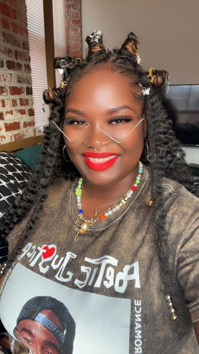 BadBaeBee's tweet photo. This is 40. 🎂😮‍💨🥳 https://t.co/T2SqObEVNd