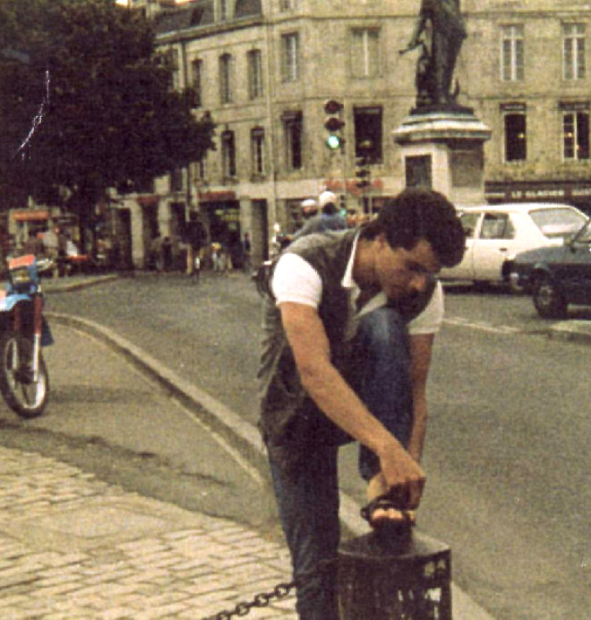 Tarih Tekerrürden İbarettir. 

Bebek katili pkk kurucularından terörist sakine cansız'ı, soyadı gibi cansız bırakan Merhum Ömer Güney'i saygıyla anıyoruz 🇹🇷