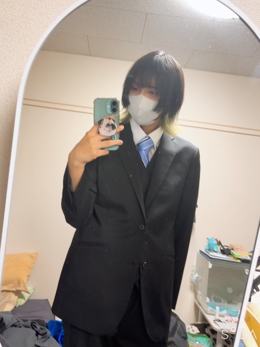 Nipa28dea's tweet photo. 卒業式行ってきます！！ https://t.co/oAOv1uMpmJ