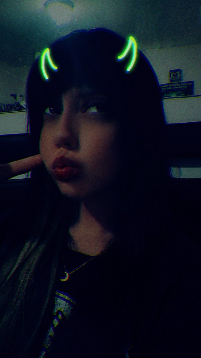 MrsLucipurr's tweet photo. Interactive moots?.🔪🖤

🩸Sammie // 32
🩸Spooky Mama
🩸90s alt
🩸Horror/gore lover
🩸Tattoos
🩸Music
🩸Hello Kitty/kuromi
🩸Elder emo
🩸goth/alt fashion
🩸thrifting &amp; antiquing
🩸Dark humor 
🩸Sex
🩸Pc gaming

#promotwt #moots #gamingtwt #horrortwt #moothunt https://t.co/RoP6N0VAce