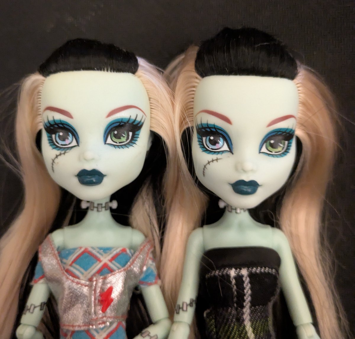 dollyknife tweet media