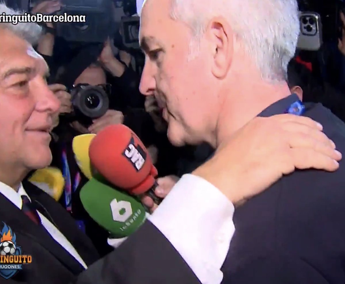 BarcaUniversal's tweet photo. 🚨 Joan Laporta and Victor Font just hugged each other and both said: "Visca el Barça".

— @elchiringuitotv https://t.co/8Ws6hDs0D8