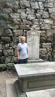 hrichina's tweet photo. #中国人权 #每日一推 #良心犯 之280期：贵阳仁爱归正家庭教会长老张春雷今日—2026年3月16日刑满
2018年其参与了王怡牧师发起的牧者联署首批签名
9月30日其教会遭取缔
2019年曾在酒店举行聚会遭当局3次冲击
2021年3月16日在学习的十数名会众被带走，其前去交涉被拘捕，后被以“煽颠罪”“诈骗罪”重判5年

#张春雷：1964年1月出生, 贵州人，基督徒，贵阳市仁爱归正家庭教会主要组建人，教会带领人、长老，2018年《牧者联署：为基督信仰的声明》首批签名人之一，中国在押良心犯。

早年，曾因笃信耶稣基督，为广传基督教福音而与人共同组建了不从中共“三自教会”的“仁爱归正教会”；起初，该教会仅有几十会众，但在其不懈努力和事工（即神职人员在教会里所做的服务）带领下，因能热情广泛接待南来北往的信徒，故而在后来的国度事工中起到和发挥了重要的作用；

2018年，曾因积极参与由四川成都王怡牧师发起的《牧者联署：为基督信仰的声明》的首批联署签名，随遭贵阳当局的严管监控；

2018年9月30日，其教会被贵阳市南明区民族宗教事务局突然取缔，并被指称，因其等一行人“未经批准，擅自以‘仁爱归正教会’名义在南明区中天商务港设立宗教场所，组织、举行宗教活动，接受宗教性捐献，违反《宗教事务条例》相关规定，责令停止宗教活动，拆除相关设施和标识”，最终致使其及教会信徒在失去会堂后只能在餐厅、酒店进行主日敬拜；

2019年，曾因在当地某酒店举行主日聚会，而被数十名宗教局人员及警方先后3次连手冲击，2次被封门，敬拜所用的十字架被强摘，其计算机等用品被查收；
2019年7月，曾因其教会新租房屋的房东再次被当局威胁，故而其被逼无奈只得再次从新租的房屋搬走；

2021年3月16日，因其教会有十数名信众在参加小组学习时被突然闯入的贵阳市南明区民宗局人员和警方带走，遂其赶到派出所与警方交涉要人，不料竟遭粗暴野蛮对待，并被以“非法经营社团”为由处行政拘留11天；拘留期满时，又被贵阳市云岩区警方以涉嫌“诈骗罪”刑拘；

2021年5月1日，被贵阳市云岩区检察院以同罪名正式批捕；并被指控因“没有国家颁布的宗教神职人员资格”，擅自以宗教名义聚会，骗取信徒的财产约十万元”，因此构成诈骗罪；

2022年1月31日，其案被贵阳市检察院又以涉嫌“煽动颠覆国家政权罪”和“诈骗罪”移交至贵阳市中级法院；同年11月29日，其案在贵阳市中级院秘密开庭，但当庭未予宣判；据悉，因其被捕，其妻及儿子遭警方长时讯问，且其妻遭虐待，教会多名同工被抄家。

2024年4月24日得知，近日张春雷的辩护律师发布信息，反映其多次致电贵阳中院法官、申请阅卷均遭拒，被以“座机信号不好”等各种荒唐理由推诿，法官甚至说要等到快判时再通知律师阅卷。

2024年6月8日据维权网报道，张春雷长老在看守所患肝硬化。2023年年底，张春雷因胆囊炎等疾病住院一个多月，输液20多天，当时就查出了肝硬化。目前血压偏高。

2024年7月24日上午10点，贵阳仁爱归正教会张春雷长老被控“煽动颠覆国家政权罪、诈骗罪”一案在贵州省贵阳市中级人民法院进行宣判，张春雷长老被判处煽动颠覆国家政权罪三年六个月，诈骗罪两年，合并执行五年有期徒刑，刑期至2026年3月16日止。张春雷长老不服一审判决，提起上诉，2024年10月25日贵州省高院维持了贵阳市中院以煽颠罪和诈骗罪名义对张春雷长老五年有期徒刑的判决。

张春雷长老服刑监狱地址：贵州省黔西南州兴义00934信箱 狱政直属监区第一分区 邮编：562400
#HRIC #关注良心犯 #张春雷