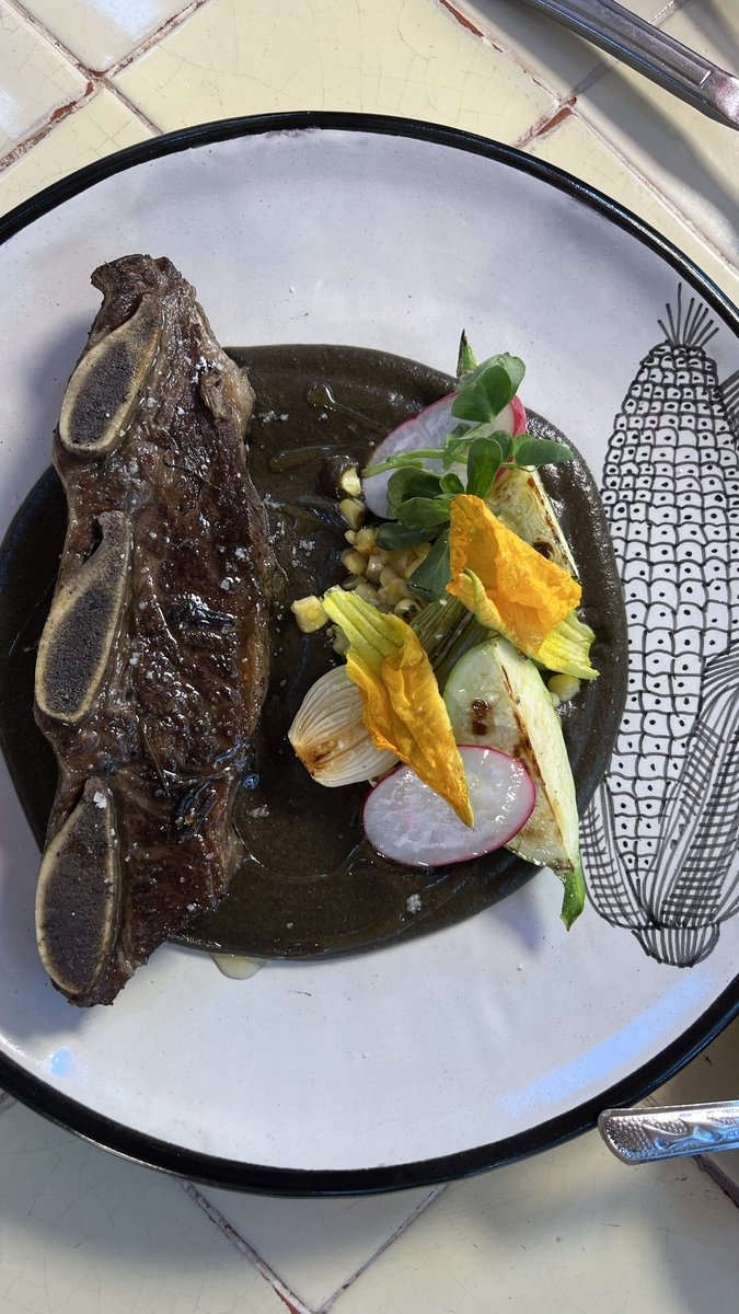 MiguelConde75's tweet photo. Descubre este ancestral MOLE DE HUITLACOCHE de Tlaxcala servido con costilla, esquites y chilacayota. Receta de Juan Manuel Carpintero en la Exhacienda Soltepec | HISTORIAS DE SABOR ==> https://t.co/kQPsKd0VEw https://t.co/LgnUTNDMmc