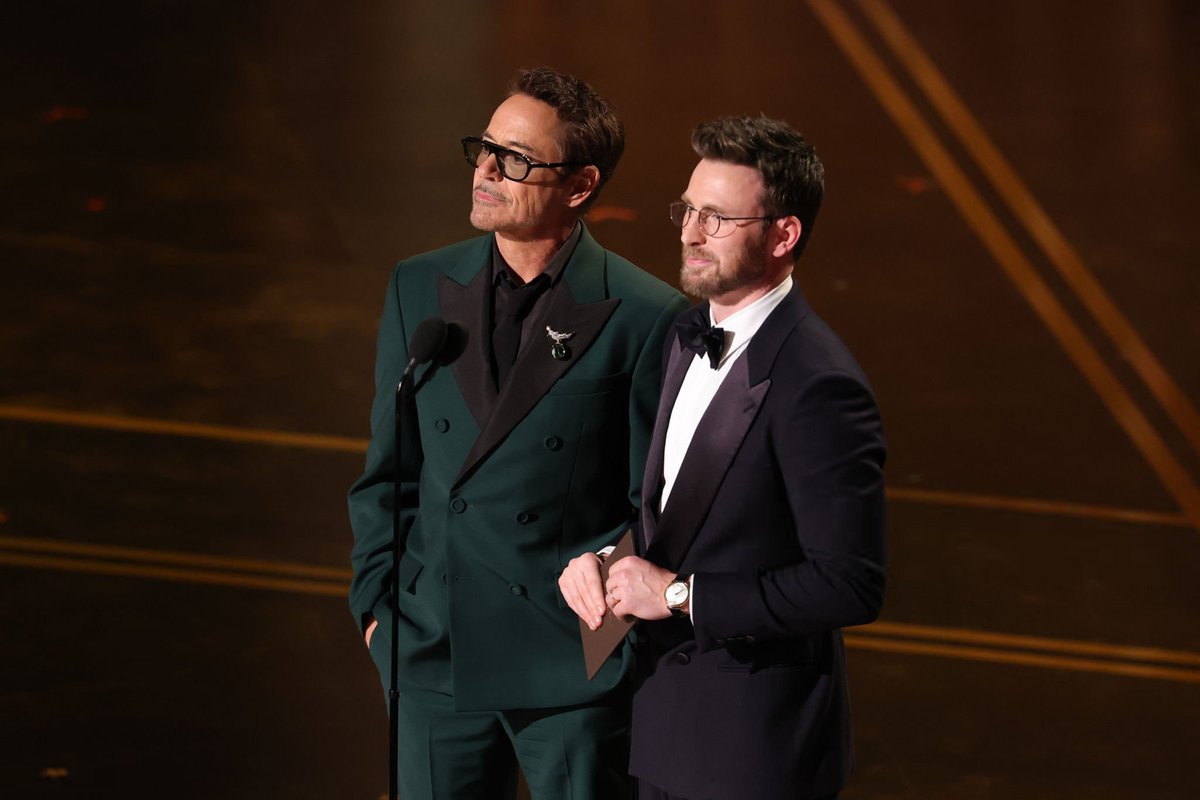 Alyss_'s tweet photo. EVANSDOWNEY 2026 #oscars https://t.co/PXTCcuEqnn