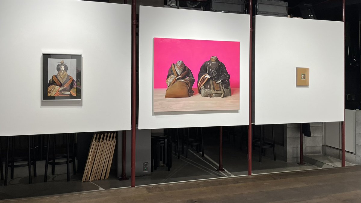 Gallery &amp; Restaurant 舞台裏にてMOYAN個展「Figure」
人形(ひとがた)のモチーフがバービーなど西洋的なものから雛人形と秋田の道祖神に展開されていた。ジェンダーはじめさまざまな要素が複層的に織り込まれており、久しぶりに絵画の可能性はまだまだあるなと感じた。終了済み。