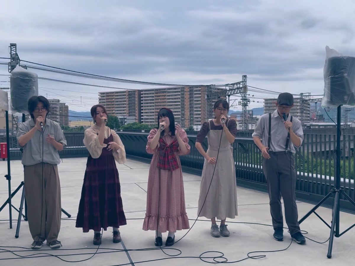 tsumugi_emp's tweet photo. 【大切なお知らせ】
紡は、先日の50FesKANSAIへの出演をもちまして解散いたしました。
さっきゃさん、みくさんに今まで教えていただいたことや紡での経験を糧に、2回生3人はこれからも精一杯頑張っていきます。
外部イベントやWLで温かい言葉をくださった皆様、これまで本当にありがとうございました！ https://t.co/gqb4KN4Awt