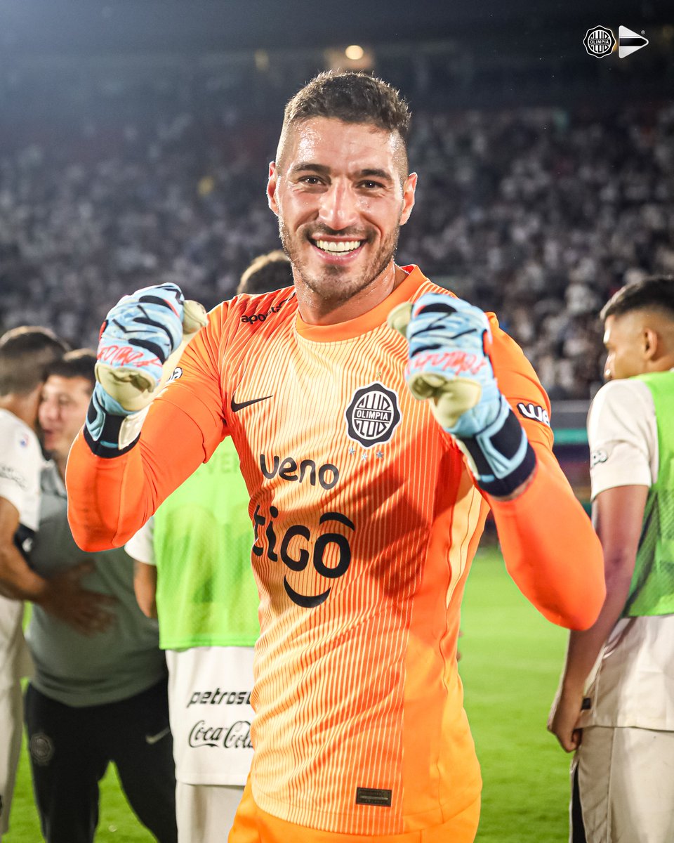 Olimpista, paraguayo y ahora 𝗖𝗢𝗡𝗩𝗢𝗖𝗔𝗗𝗢. 🇵🇾

Gastón Hernán Olveira Echeverría, arquero y referente del Club Olimpia, recibió hoy su primer llamado oficial a la Selección Paraguaya de Fútbol.

El uno franjeado estará a disposición del entrenador Gustavo Alfaro para los