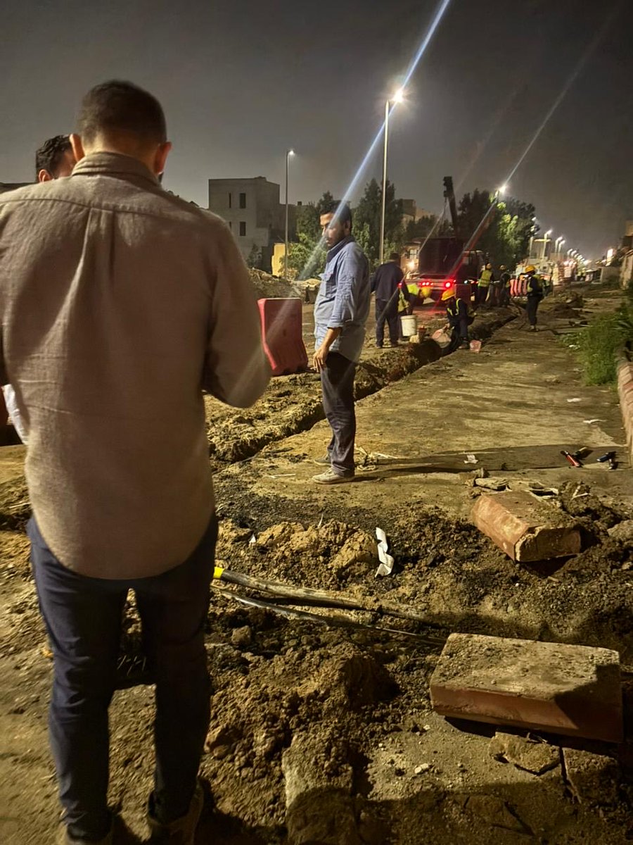 lujain7q's tweet photo. @SaudiEnergy هل معقول الاذيه في رمضان؟ كل مره بنواجه نفس المشكلة عشان بيتنا في صندوق كهرباء تفصلو علينا الكهرباء وشابكين أسلاك فيه واكلم المسؤل المصري يقول جاني امر وكلم المحطة مع العلم انه فصلت من لما بدؤو شغل وكسرو رصيف بيتنا ويقول عادي بكل برود اتمنى اتخاذ الاجراءات المناسبة؟ https://t.co/11JzmvrZyP