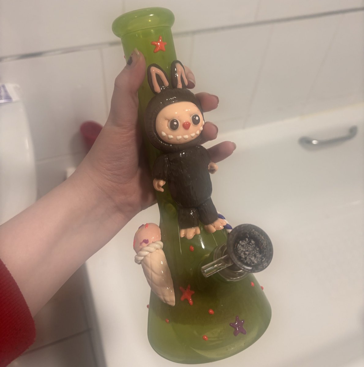 imagine being hungover and seeing this in your mates bathroom