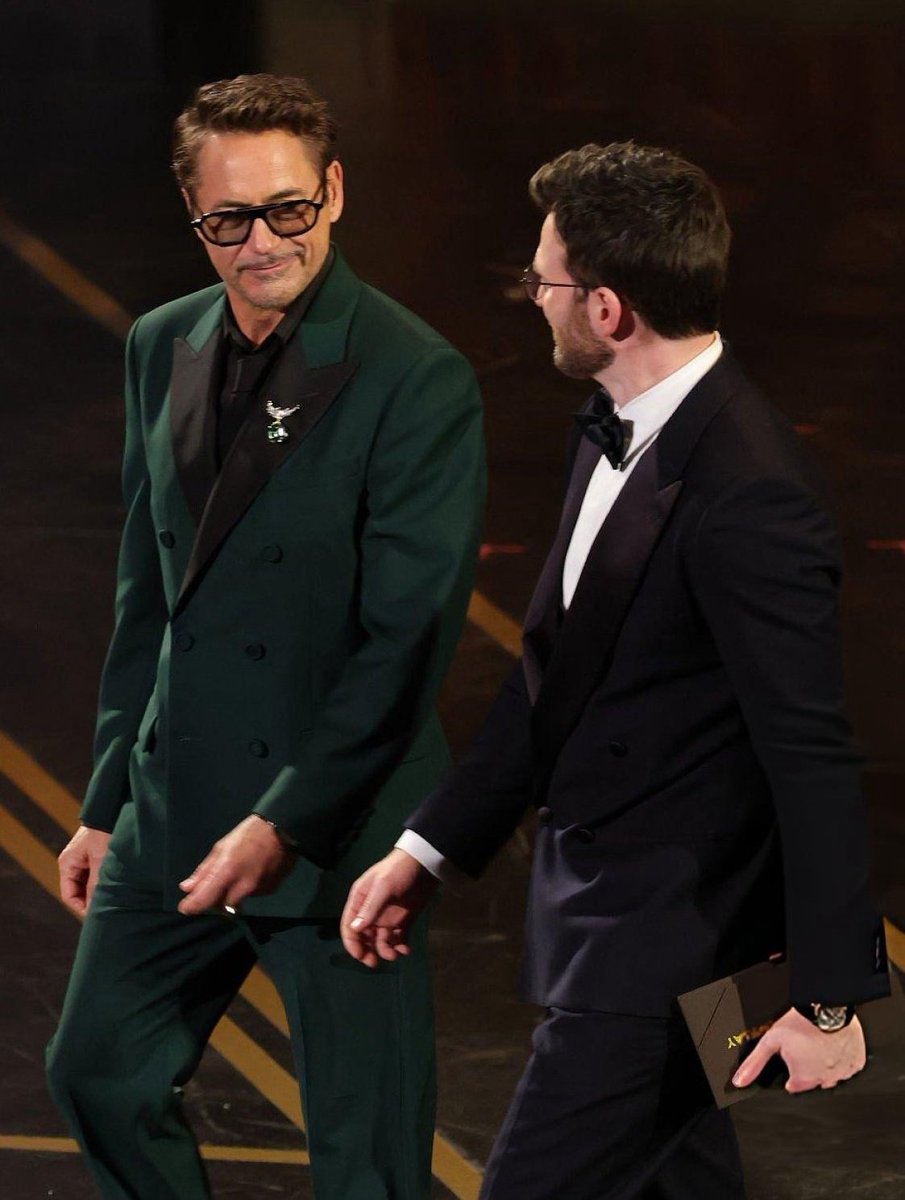 I'M NOT BREATHING ANYMORE EVANSDOWNEY CAME BACK TO ME #oscars