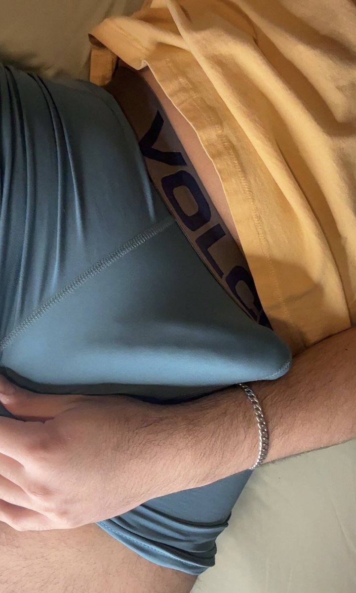 xjay69x's tweet photo. Terrible weather = Stroke all day 🥵😈 
Also shot myself in the face in the beginning 😂🤪

#NSFW #Gay #CumShot #Underwear https://t.co/URUyc3UQJa