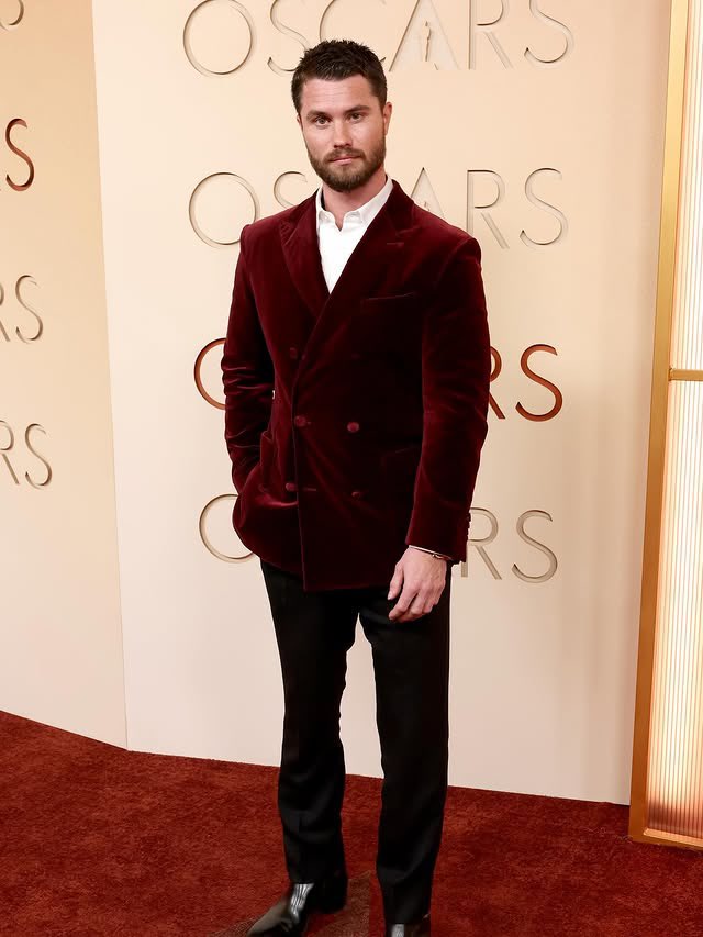 Chase Stokes Access tweet media