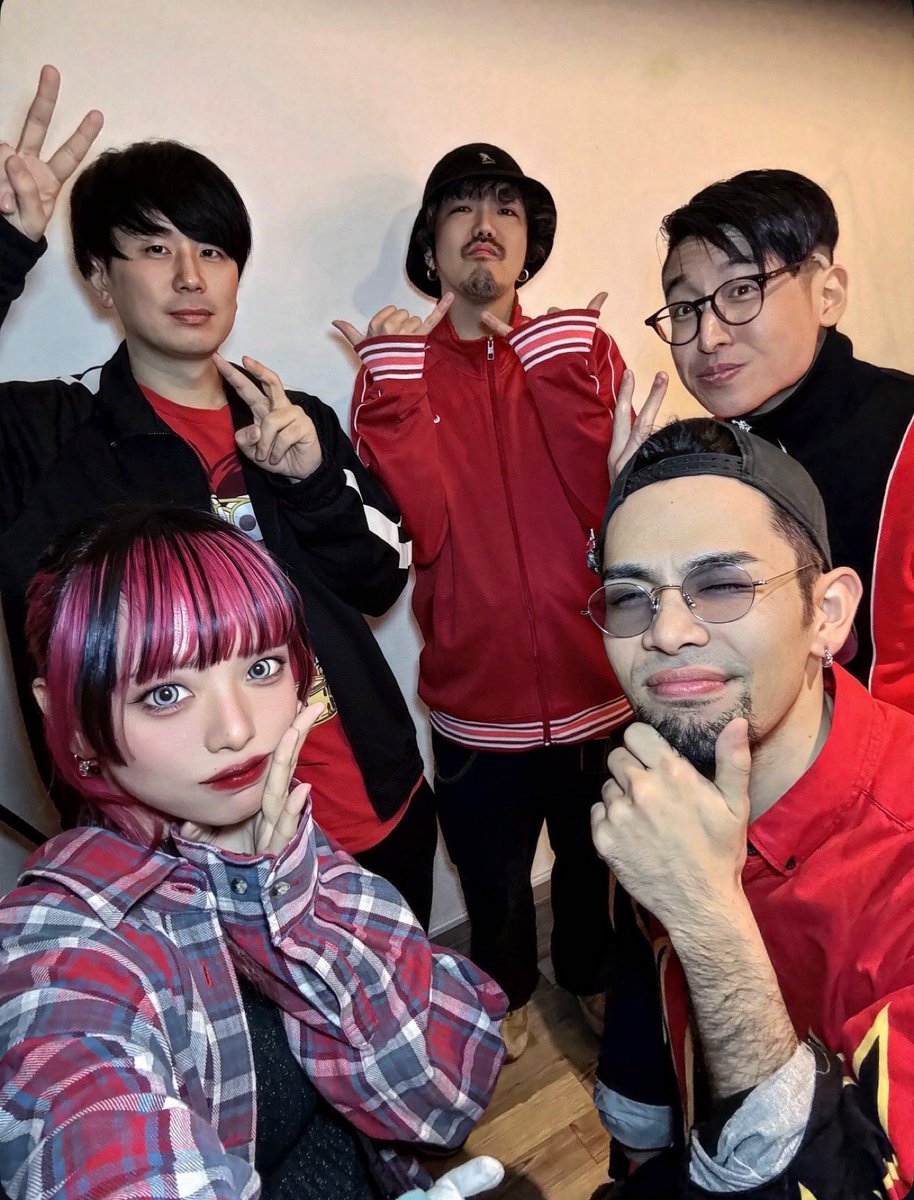 赤いアフロ tweet media