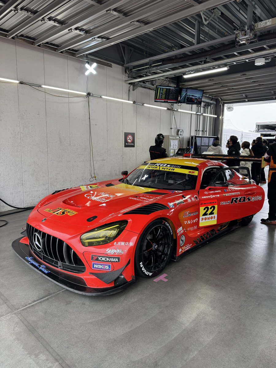 itoutti's tweet photo. #SuperGT  FSW公式テストで仕事っぽい事をしてます。岡山テストで高評価の方向性を、高荷重サーキット向けに進化させた内容は、FSWで良さそうです。✌️
ドライバーのシニアテスト😱💦が、時間的な邪魔をしてアタック出来ないのでうずうずしてます。
#arnageracing https://t.co/dFwDRlJ9nU