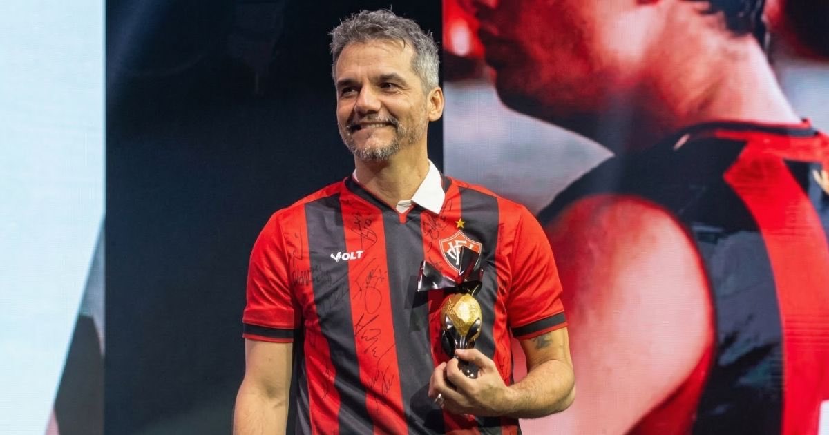 Incrível como se incomodam. Não temos culpa se vocês não tem ninguém com a mesma envergadura de um Wagner Moura e uma Ivete Sangalo pra vestir esse trapo tricolor. SRN! ❤️🖤🦁