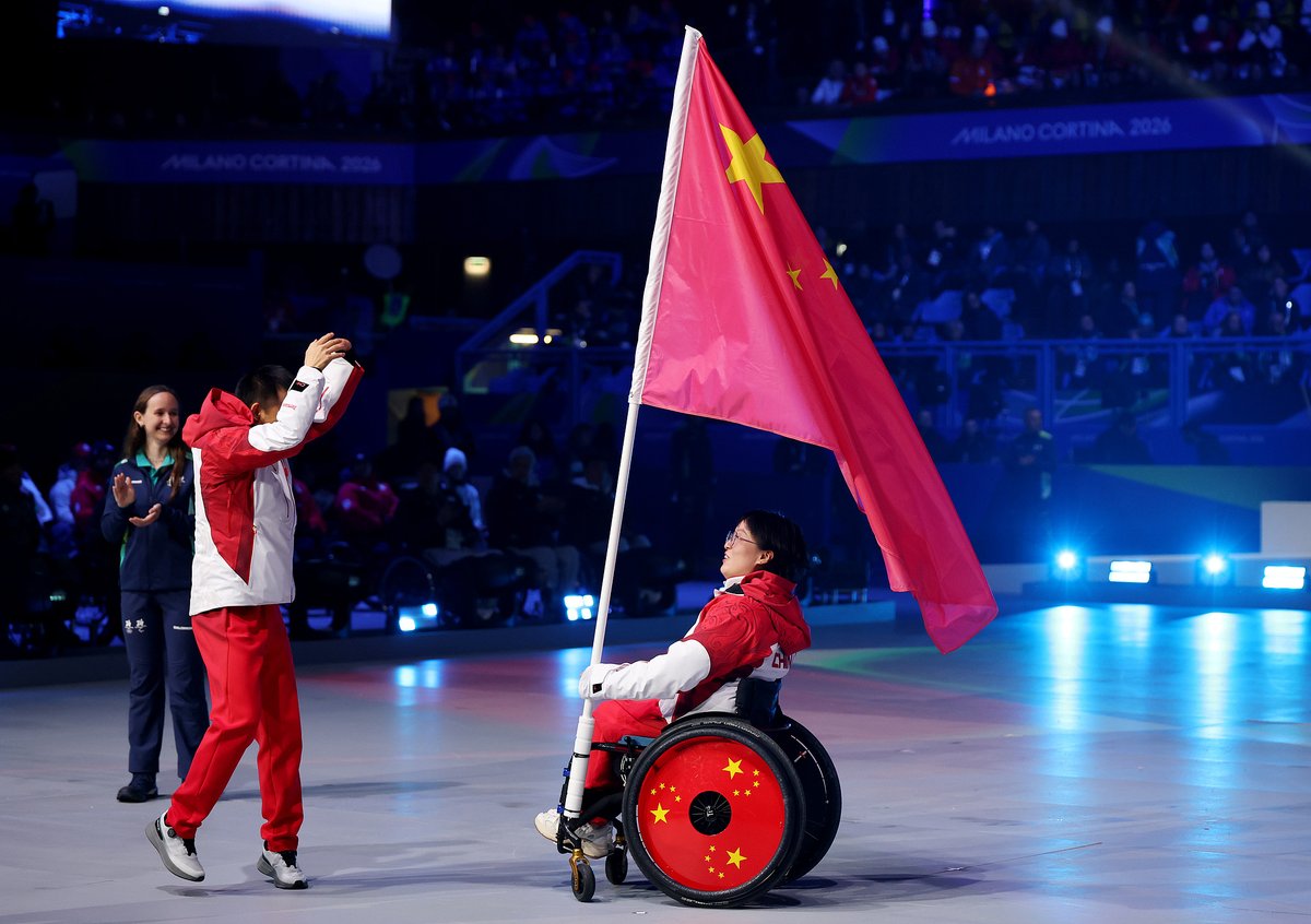 CGTNSportsScene's tweet photo. #MilanoCortina2026 Winter #Paralympics is over:
🇨🇳 #CaiJiayun & #WangMeng serve China's flag bearers
🥇#China top table again (15 golds, 44 total)
🇺🇸 #USA 2nd, 🇮🇹 #Italy’s best ever Winter Paralympics
🇷🇺 #Russia back under their flag, finish 3rd
📅Next stop: #FrenchAlps2030 https://t.co/C6NkiriTjW