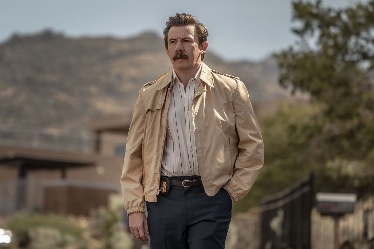 ʟᴜᴋᴇ ʙᴀʀɴᴇᴛᴛ tweet media