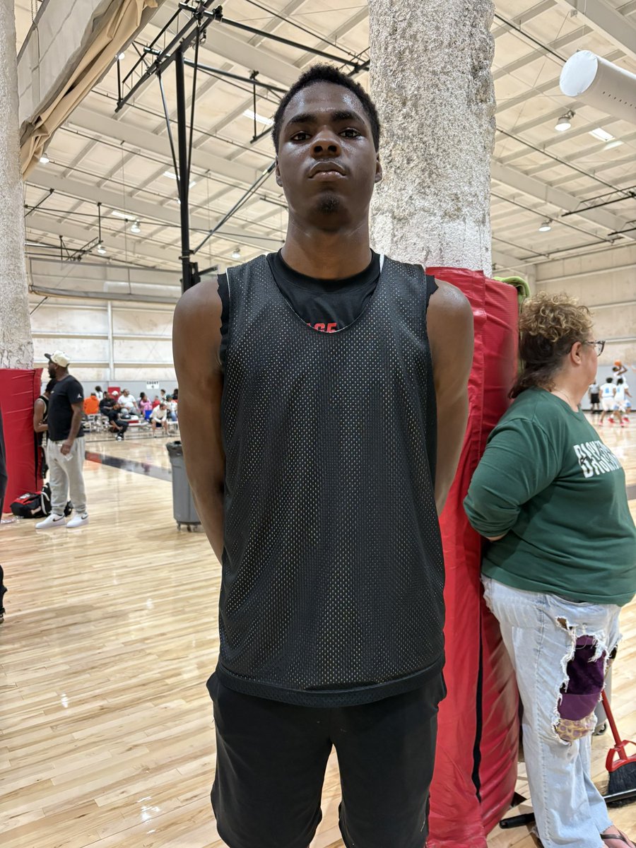 iDBA Select tweet media