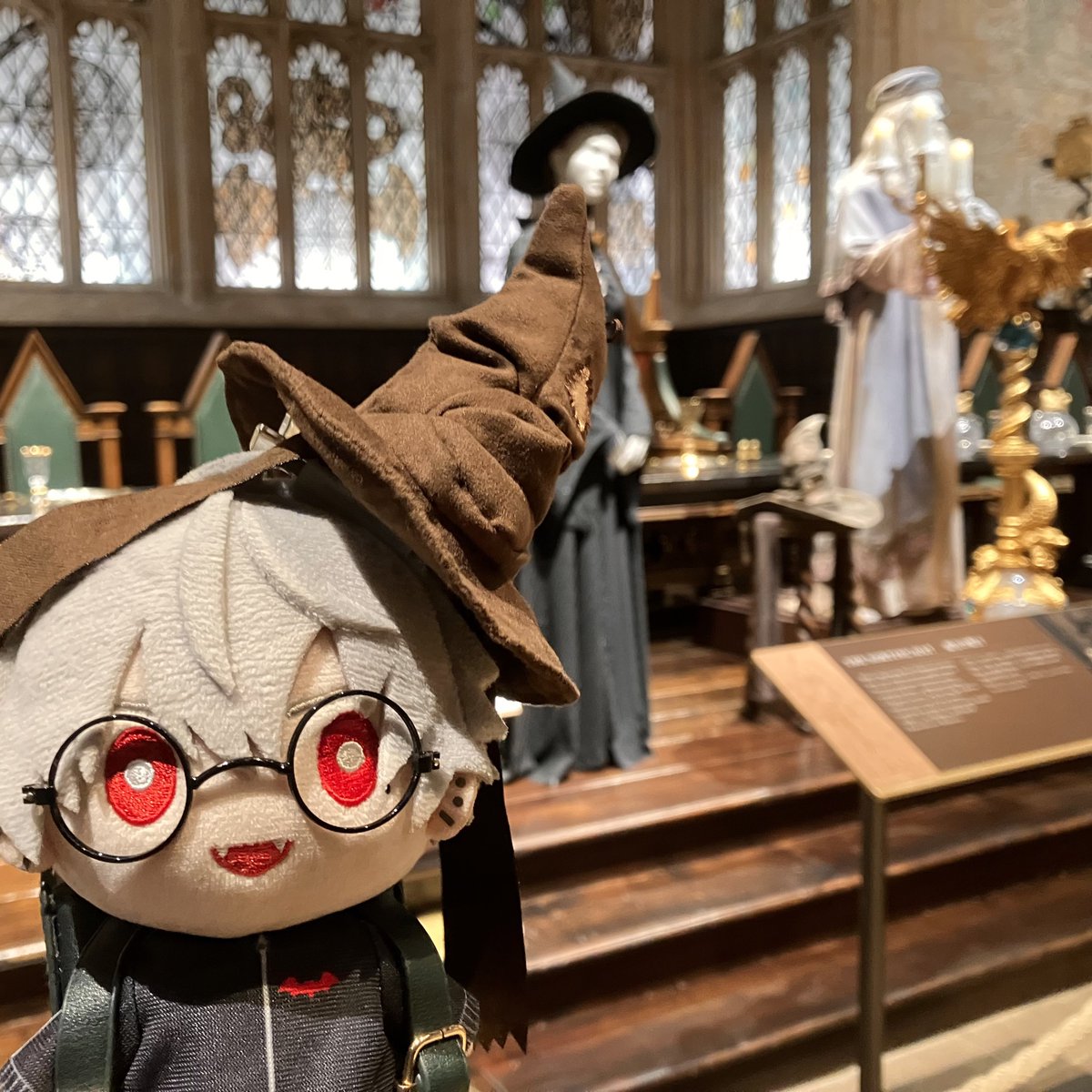 nui_vamp's tweet photo. いざ学び舎へ🏰🎓📚 https://t.co/n7SKuxxag8