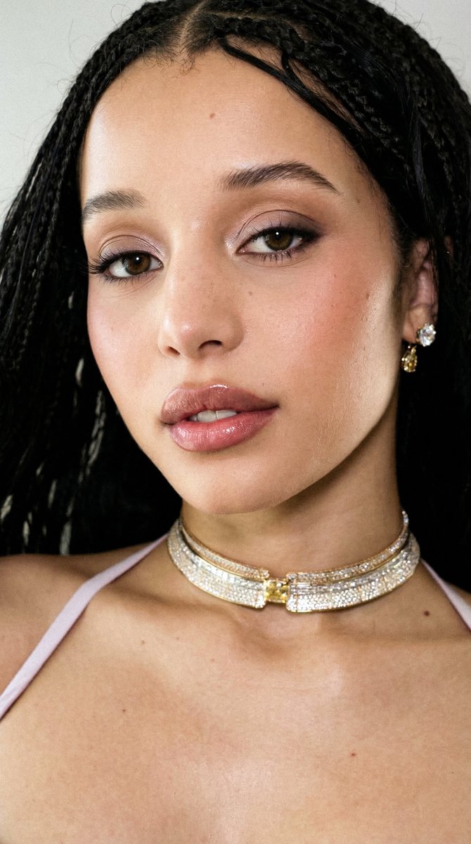 UHQ TWEETS tweet media