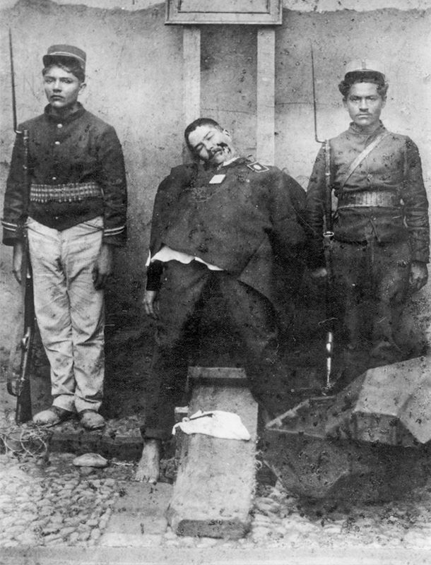 DeepSageApp's tweet photo. Jesús María Tamayo, fusilado en Medellín, en 1902 por envenenar a su mujer. 

Aquí la historia completa

https://t.co/5tXdQr0Cvl

https://t.co/uxX99p2fsu https://t.co/DOfKjcmKch