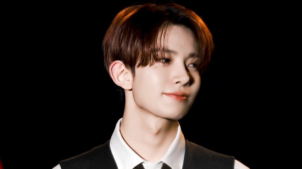 esme ★; sevEN. tweet media