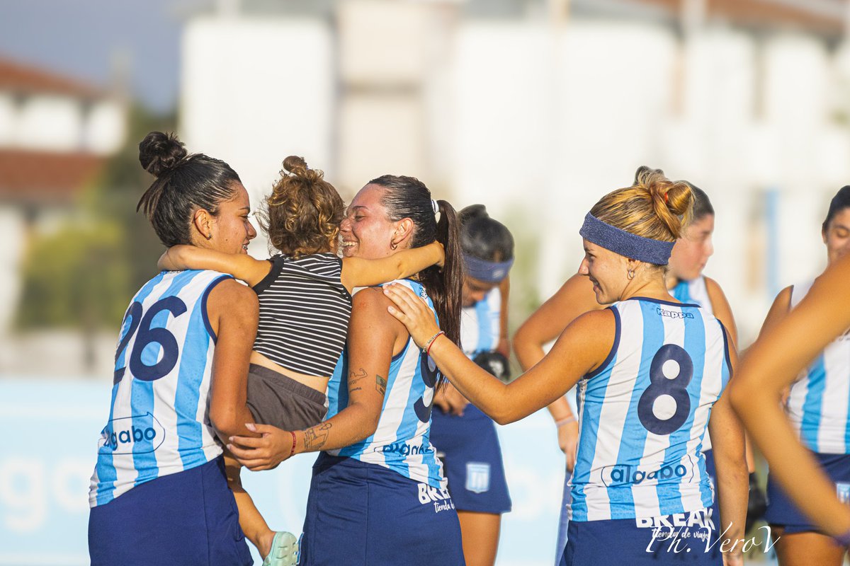 Todo lo que hicimos , hacemos y haremos,  es para ver sus sonrisas ! Retratos de un hermoso sabado de Club en <a href="/racinghockeyok/">Hockey Racing Club 🏑</a>