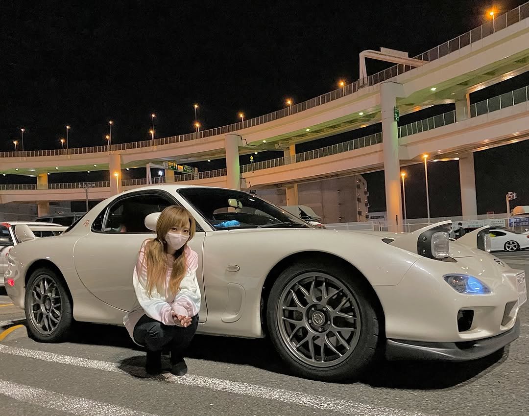 mzelom_'s tweet photo. 一年に１回くらいしか行かなくなってしまった大黒😇
納車一年目は毎週行ってたな〜🥳
#withMazda
#withRotary
#ladydriven
#carstagram
#ladyowned
#driver
#jdm
#jdmcar
#jdmsociety
#jdmclassic
#jdmdaily
#girlsowner
#japan
#drive
#愛車
#rx7
#fd
#fd3s
#mazdarx7
#rx7nation
#rotaryengine https://t.co/lWxC5HhqyV