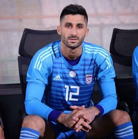 رشید مظاهری الان کجاست؟

هر بار فکر می‌کنم این کفتارهای وحشی ممکنه تو این مدت چه بلاهایی سرش آورده باشن،
واقعا عرق سرد می‌کنم و استرس می‌گیرم

چیکار می‌شه کرد!!؟؟؟ نباید بی‌تفاوت رد بشیم…

سکوت ما یعنی حمایت از ظلم و ظالم

#رشید_مظاهری