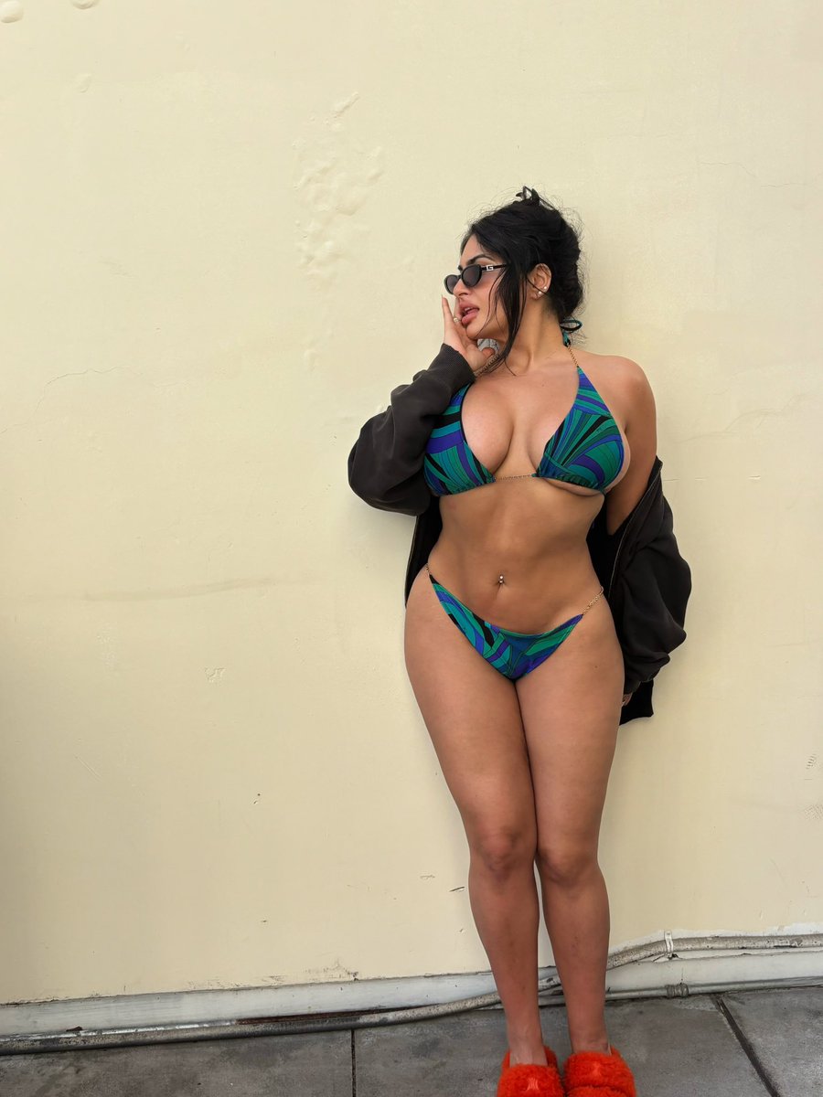 Adriana Sahar tweet media