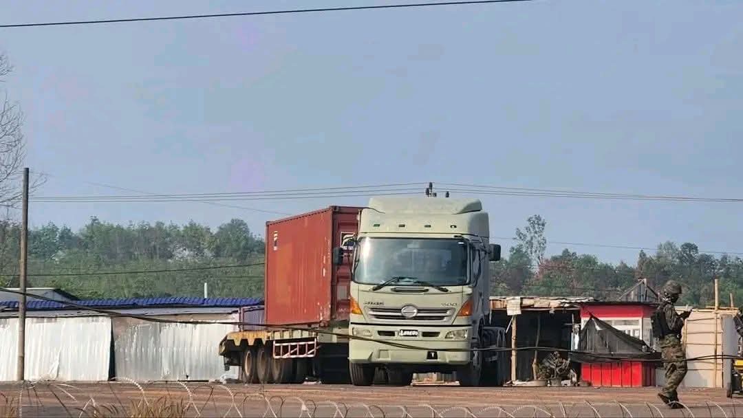 KhmerPost24's tweet photo. Thai bandits continue to invade and seize Cambodian territory every day. https://t.co/ATyXuC9SCC