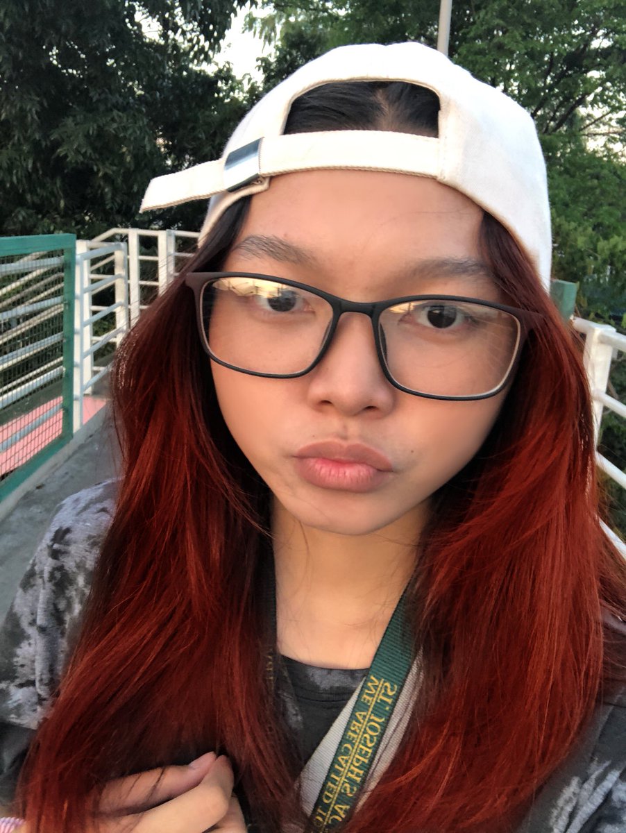 n00dlespagootle's tweet photo. Entering my backwards cap era because of mother @MsCharlotteWWE .
Now, should I also enter my yellow fruit on pizza era?
(My after volleyball photo, hence why I look ragged) https://t.co/kmv8Q3pxP2