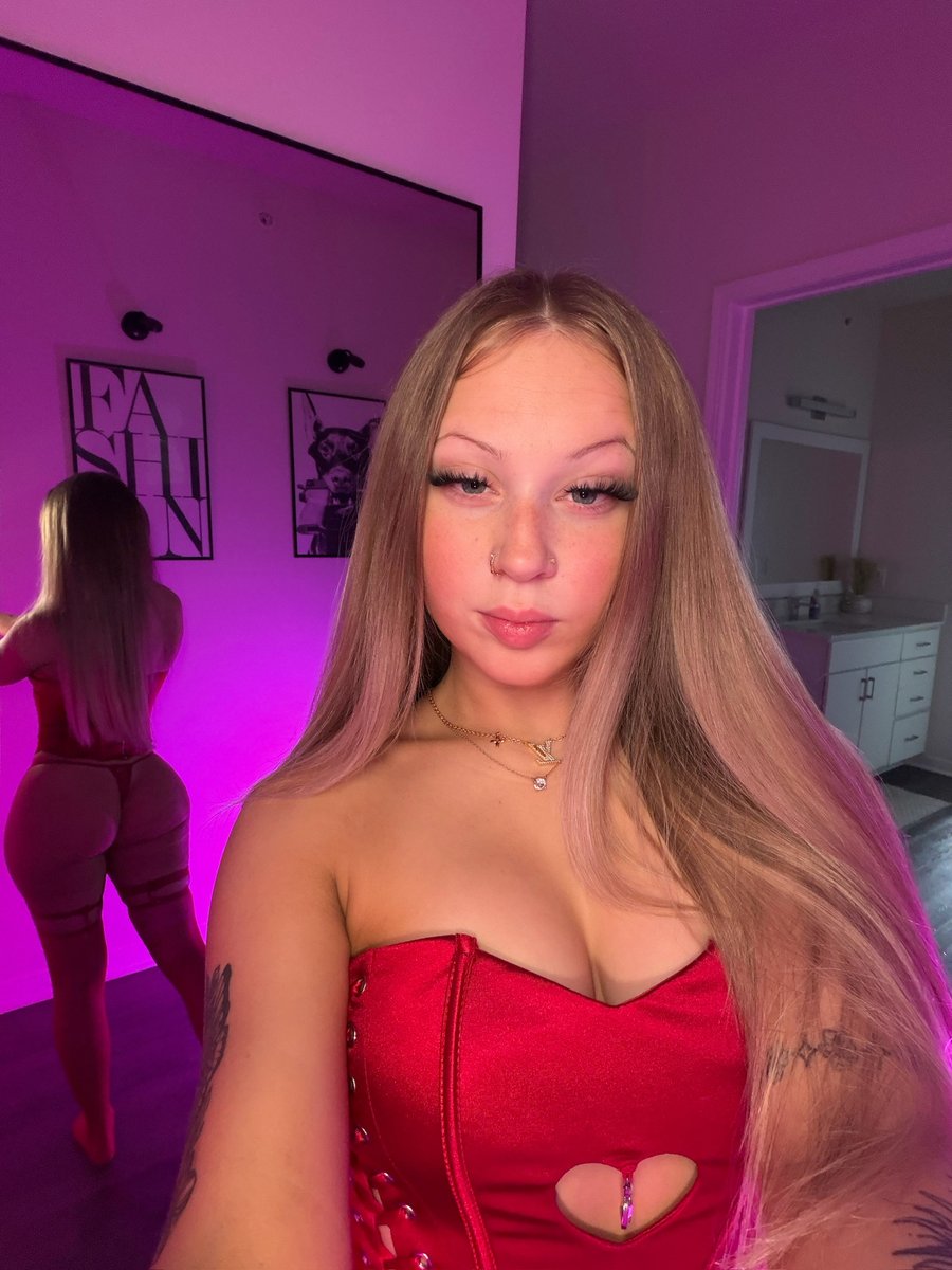 𝐄𝐦𝐢𝐥𝐞𝐞 ᥫ᭡ tweet media